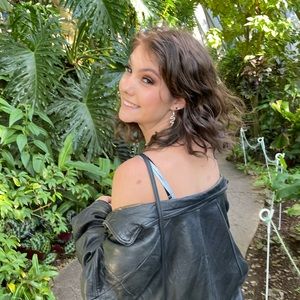 Meet your Posher, Alexis 🌟Posh Ambassador🌟